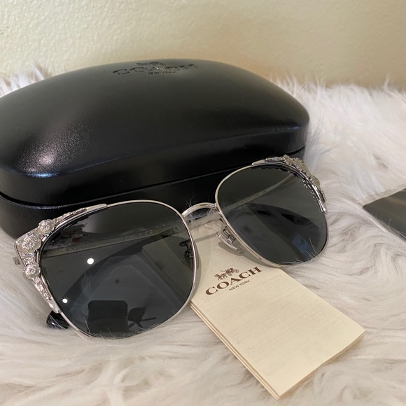 New coach 56mm cat eye sunglasses - Picture 3 of 14